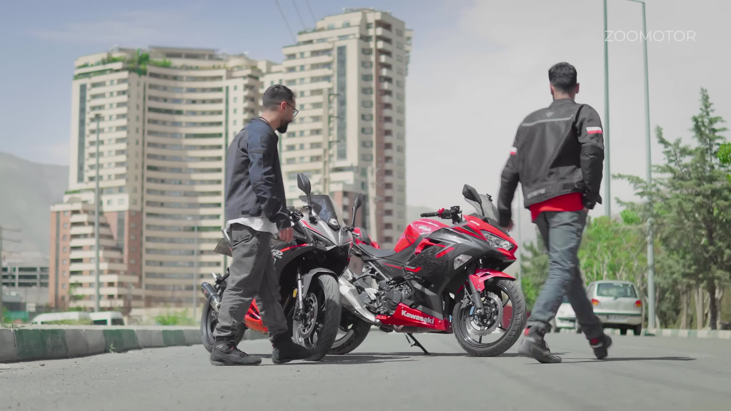 پوستر درگ جذاب کاوازاکی نینجا 250 و وینتو GP 250 کدوم میزنه؟!