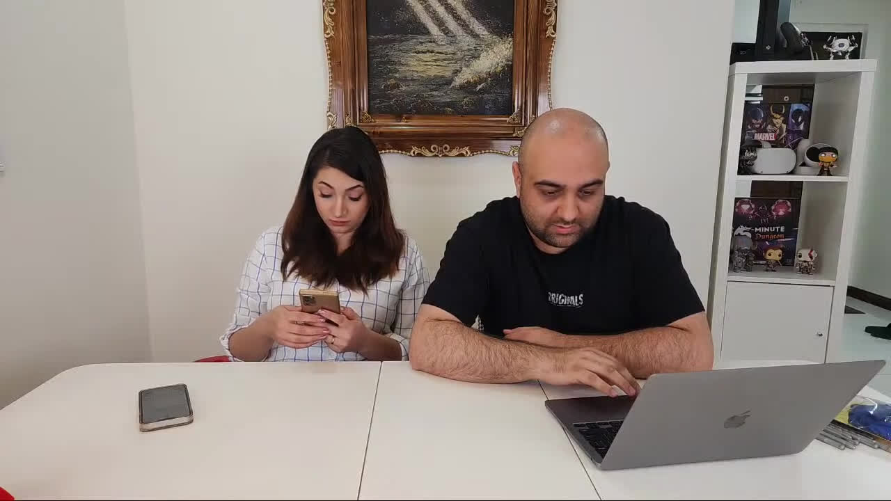 لایو چالش بادکنک 😏😉 زود بیاید دلمون براتون تنگ شده