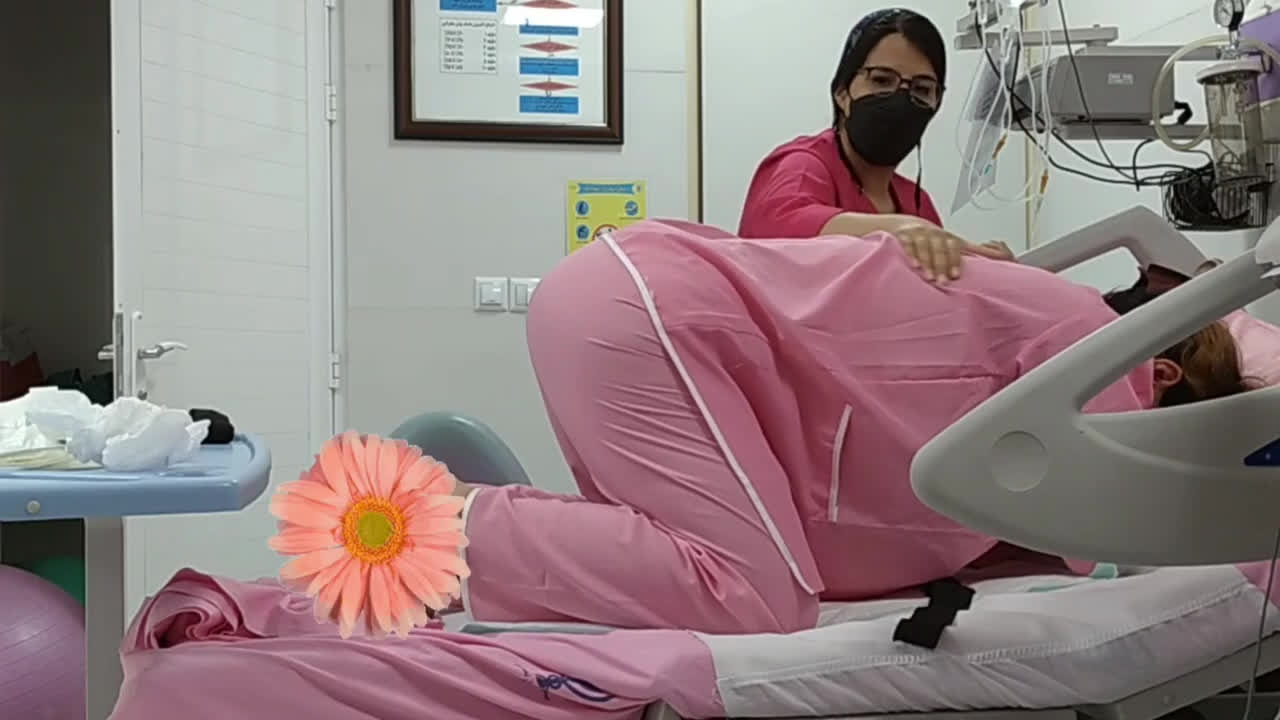 پوزیشن‌های موثر برای کاهش درد و زایمان سریع