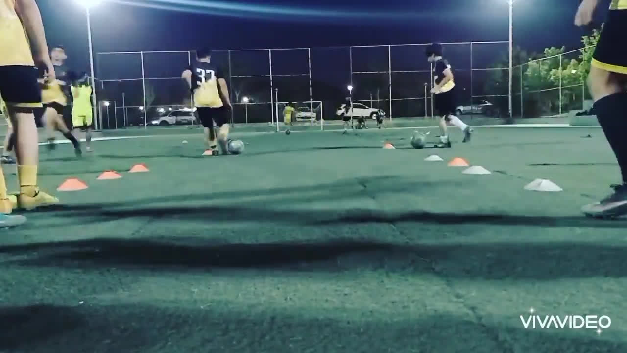 پوستر بهترین آکادمی فوتبال در اصفهان