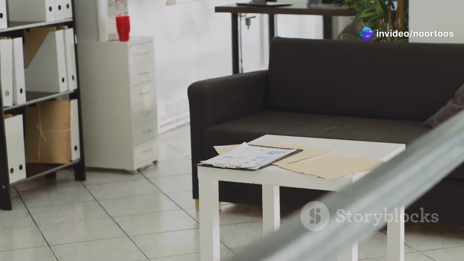 پوستر مرکز یو پی اس در مشهد