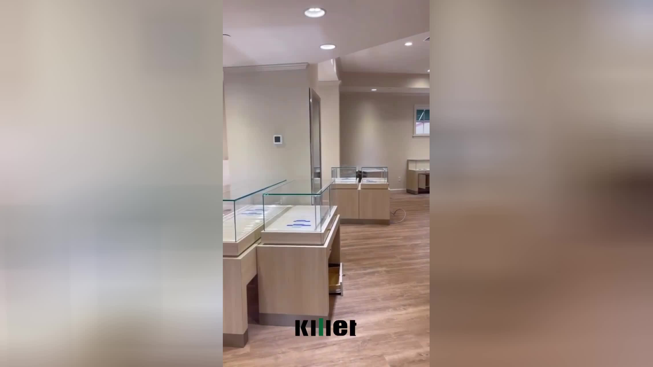 پوستر صفر تا صد خدمات طلافروشی/طراحی داخلی و بیرونی