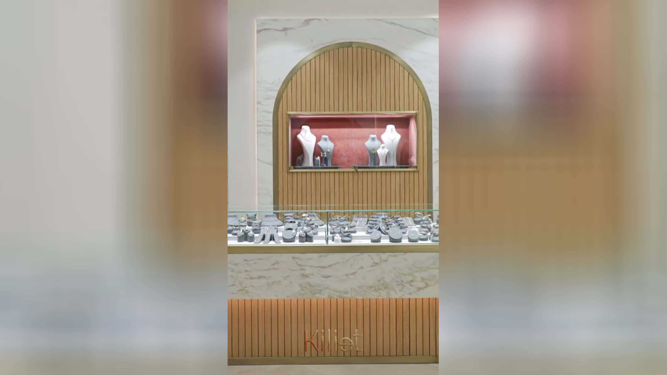 پوستر دکوراسیون طلافروشی/راز درخشش جواهرات✨