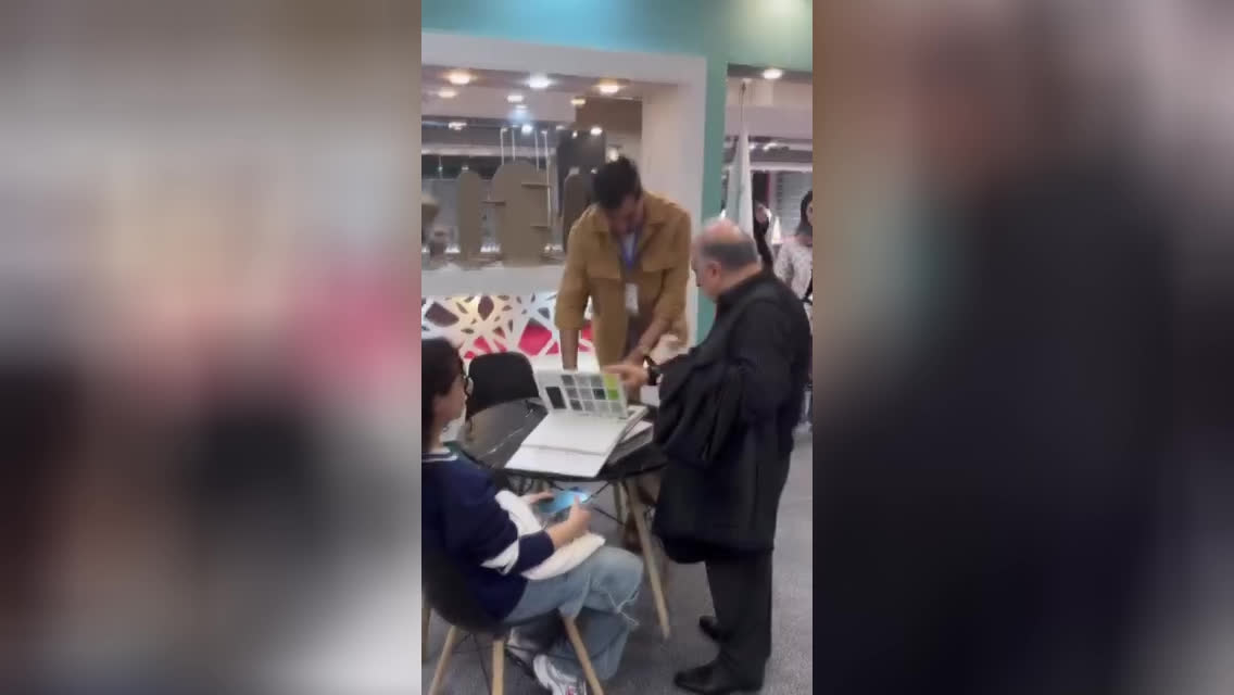 پوستر مانکن‌ها قلب هر ویترینن